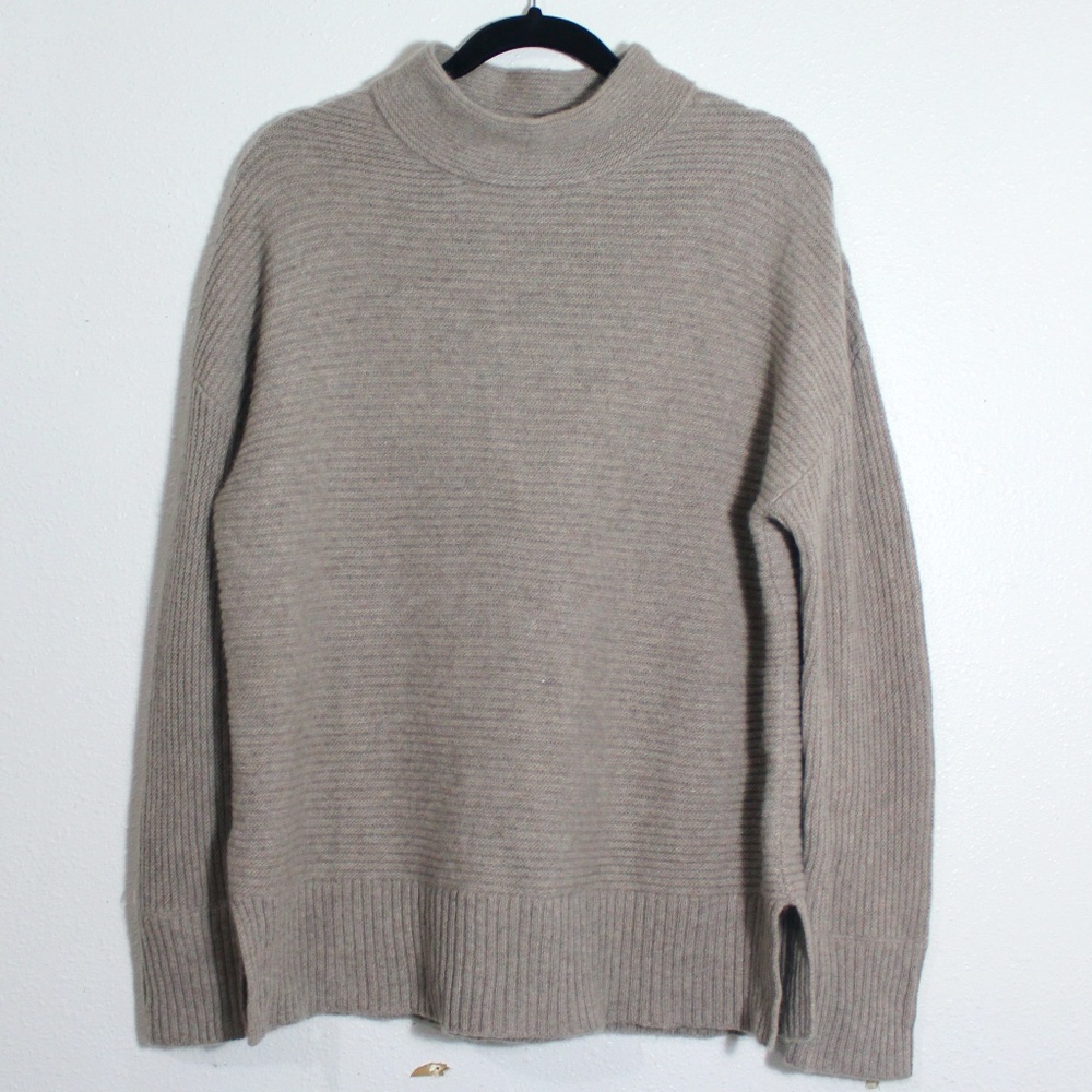 Rachel Zoe 100% cashmere Tan chunky sweater. Size L